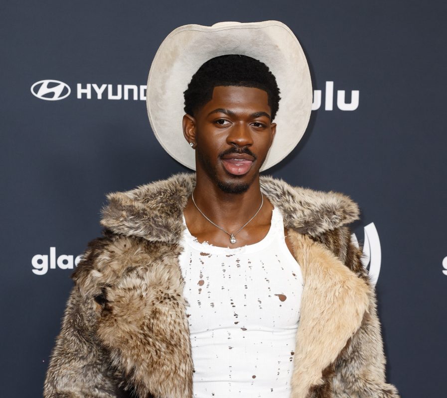 Lil Nas X: Συνελήφθη και μεταφέρθηκε στο νοσοκομείο – Περιπλανιόταν με εσώρουχα