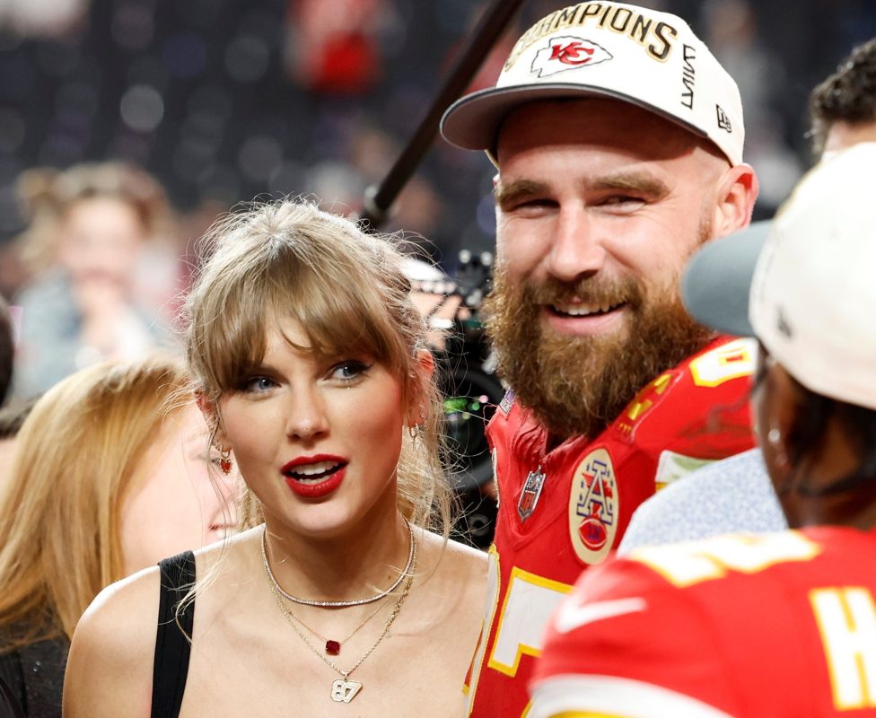 ΗΠΑ: Η Τέιλορ Σουίφτ και ο Τράβις Κέλσι παντρεύονται