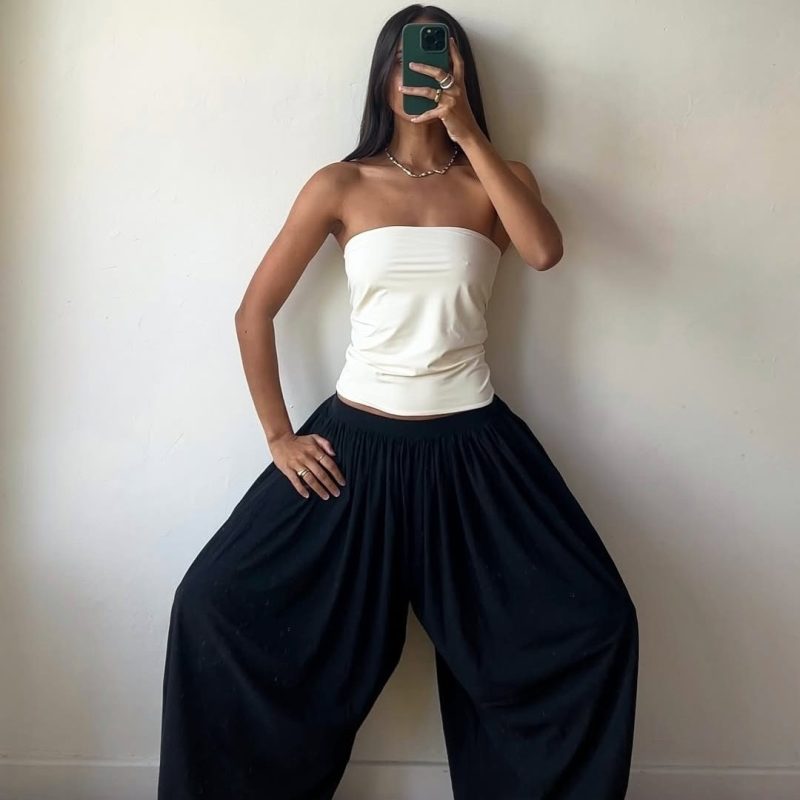 Αντίο bubble σορτς! Τα genie pants είναι η viral τάση που φοράμε τη νέα σεζόν