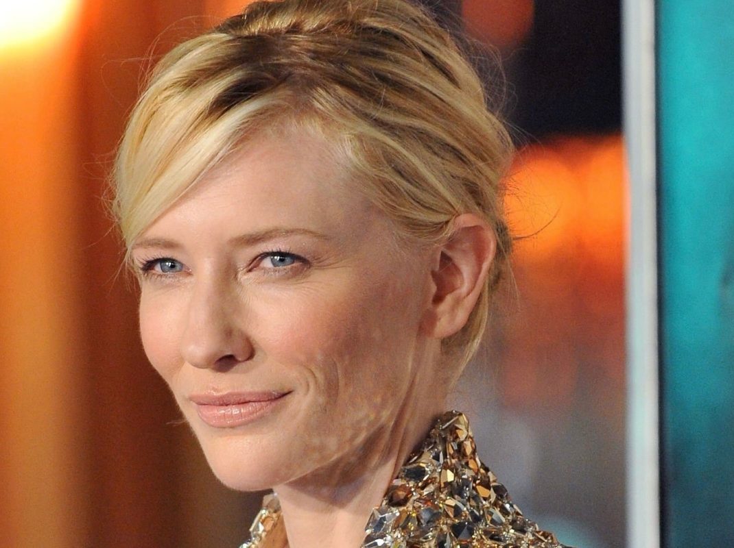 Γιατί το soft sophisticated μακιγιάζ της Cate Blanchett στο Φεστιβάλ Βενετίας είναι υπεράνω των τάσεων