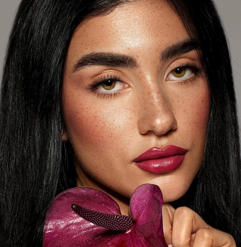 Cherry, cherry lady: Τα ωραιότερα lip oils σε κερασί απόχρωση που θα βάλετε αμέσως στη λίστα των αγορών σας