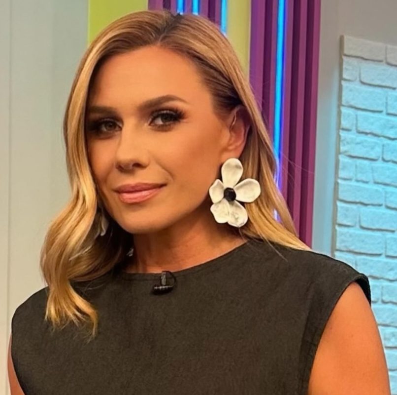 Περιπέτεια για την Κατερίνα Καραβάτου – Η εμφάνιση με πρησμένο μάτι