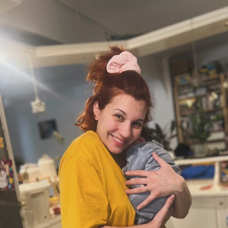 Πέννυ Μπαλτατζή: Απαθανατίζει τον γιο της στην αγκαλιά του πατέρα της