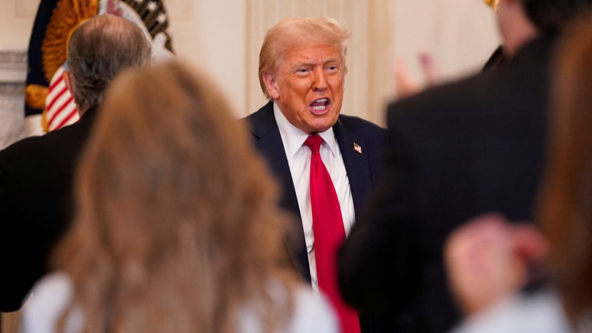 Συνεδριάζει το ΝΑΤΟ – Με «όπλο» τον κυνισμό της διπλωματίας ο Τραμπ συνεχίζει τις προσπάθειες για συνάντηση Πούτιν-Ζελένσκι