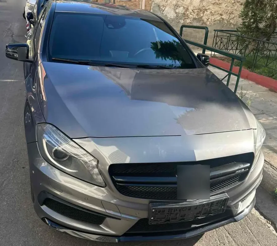 Καταδίωξη στην Αττική: Δύο συλλήψεις για επίθεση σε αστυνομικό και επικίνδυνη οδήγηση – Η ανακοίνωση της ΕΛ.ΑΣ