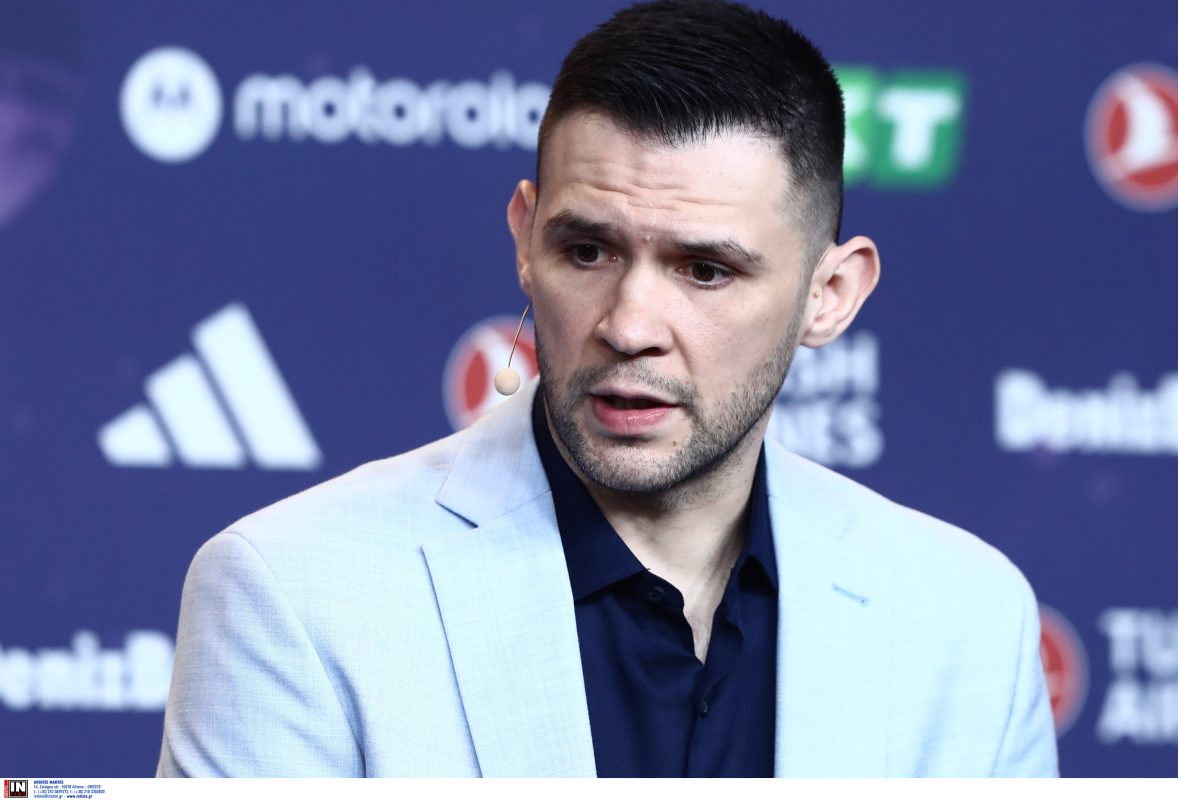 Kώστας Παπανικολάου: Βοήθησε σε τροχαίο στο κλειστό της Νέας Αλικαρνασσού