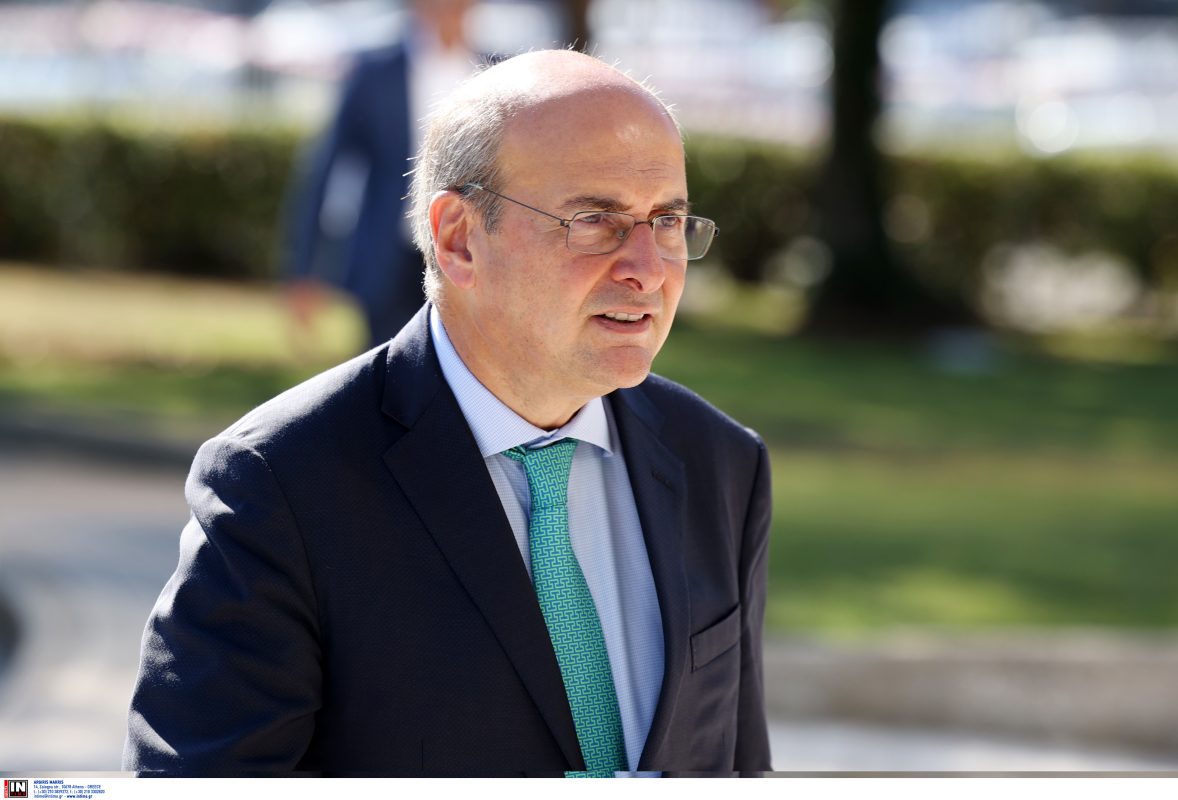 Xατζηδάκης: 4 μύθοι της «φιλεύσπλαχνης» αντιπολίτευσης για την οικονομία