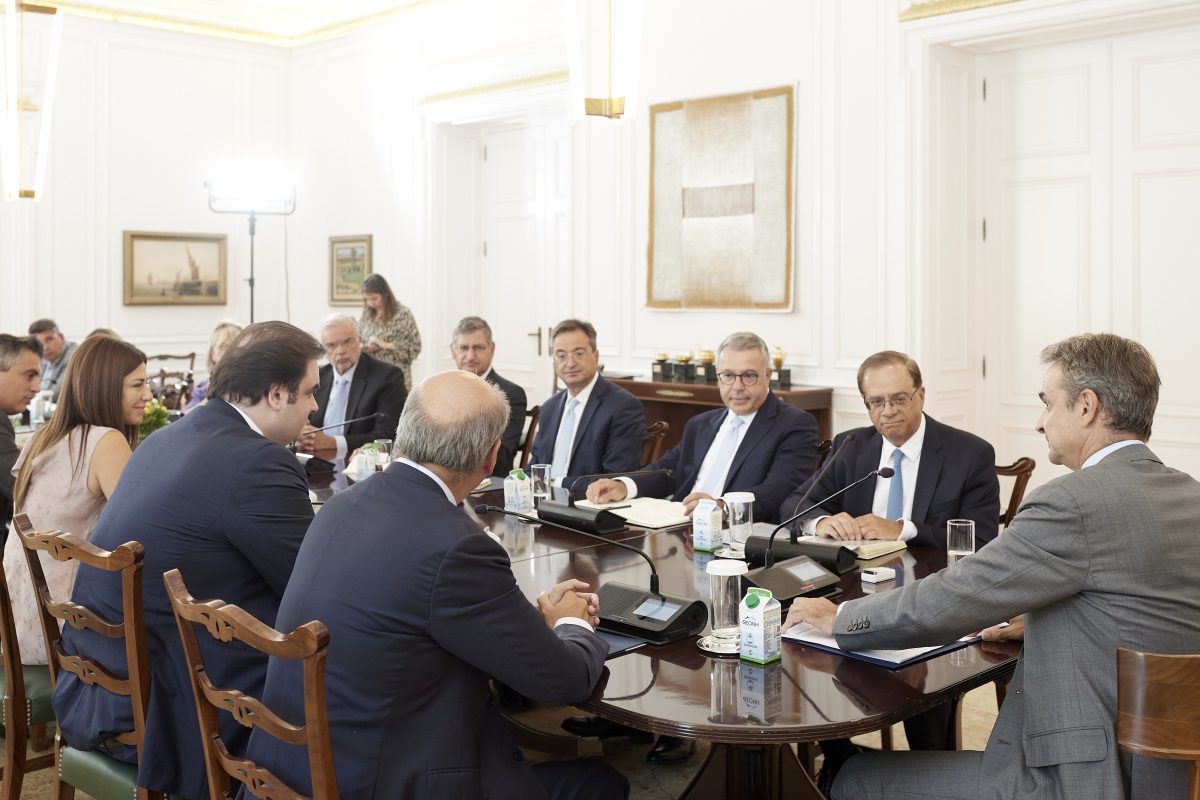 Μητσοτάκης: Τετ α τετ  με την Ελληνική Ένωση Τραπεζών για το πρόγραμμα «Μαριέττα Γιαννάκου»