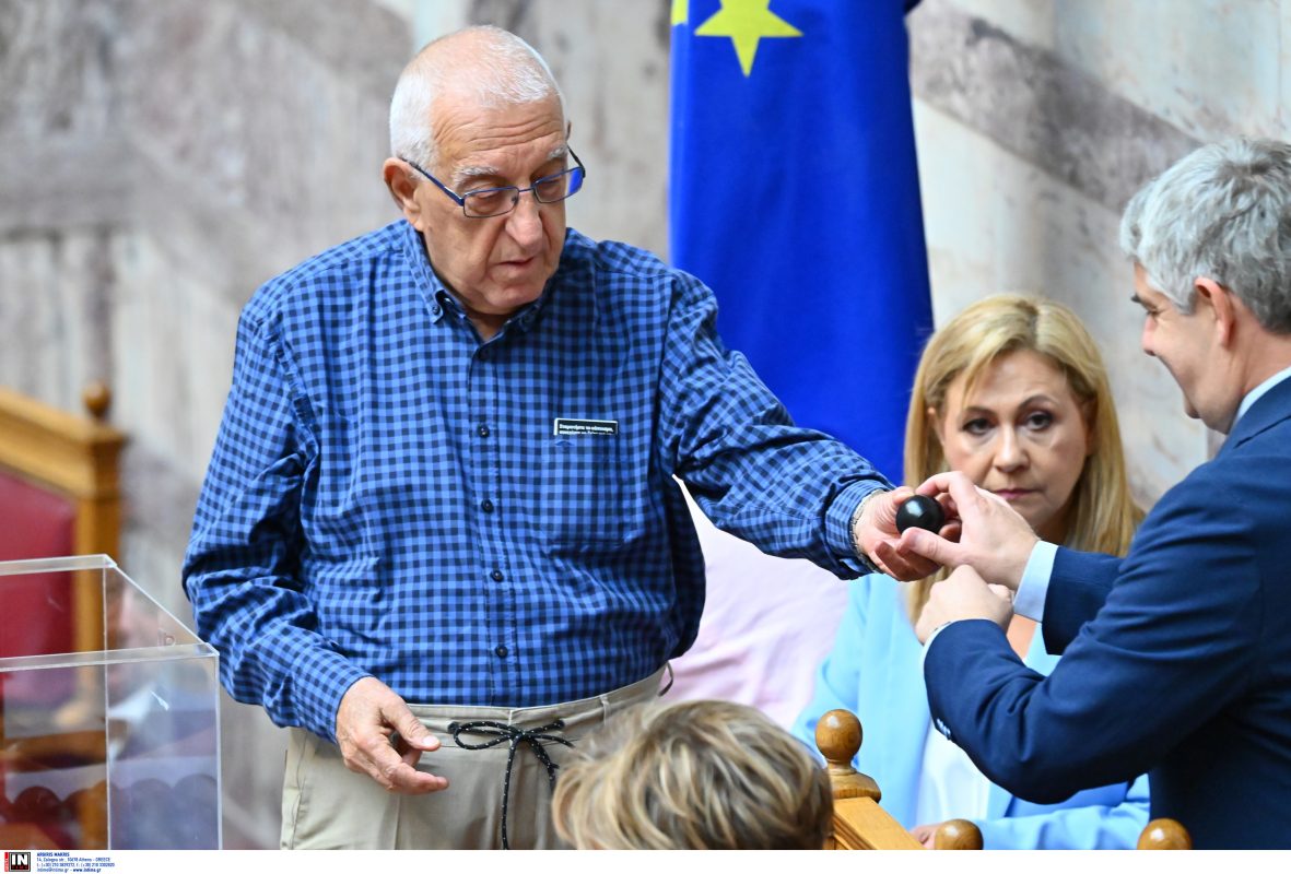 Tέμπη: Κληρώθηκε το Δικαστικό Συμβούλιο για τον Κώστα Καραμανλή