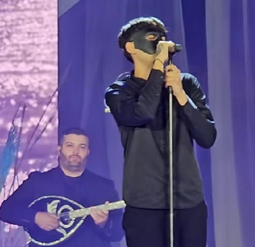 Ο τράπερ Sicario ερμήνευσε Στέλιο Καζαντζίδη στο Καλλιμάρμαρο – Το βίντεο και τα σχόλια