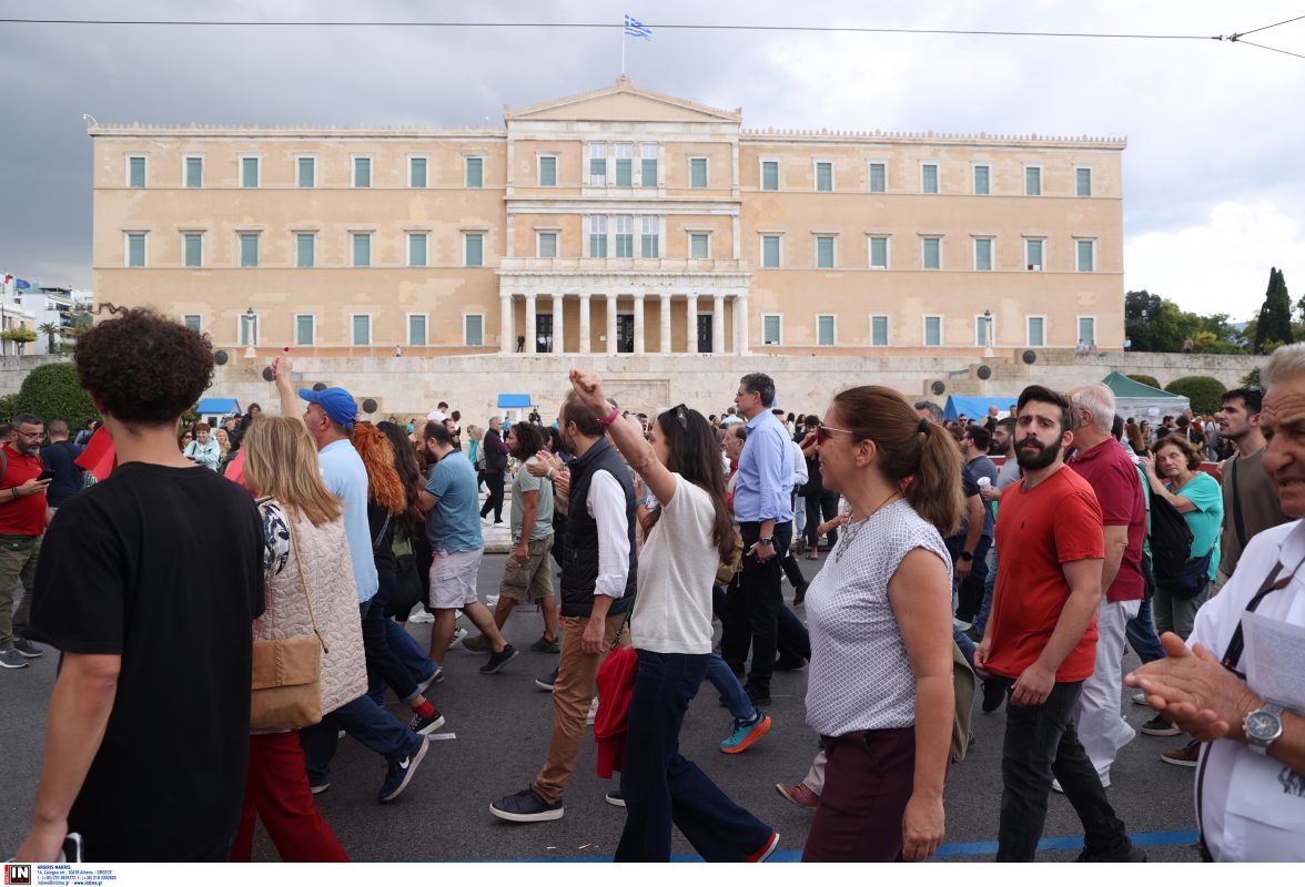 Απεργία ΓΣΕΕ-ΑΔΕΔΥ: Πορείες διαμαρτυρίας για το εργασιακό νομοσχέδιο – ΒΙΝΤΕΟ-ΦΩΤΟ