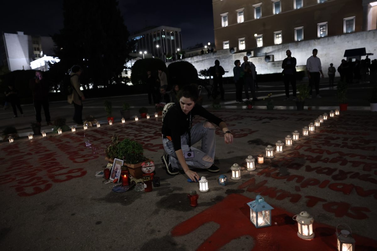 Συγκέντρωση διαμαρτυρίας στο Σύνταγμα κατά της τροπολογίας για τον Άγνωστο Στρατιώτη – ΕΙΚΟΝΕΣ