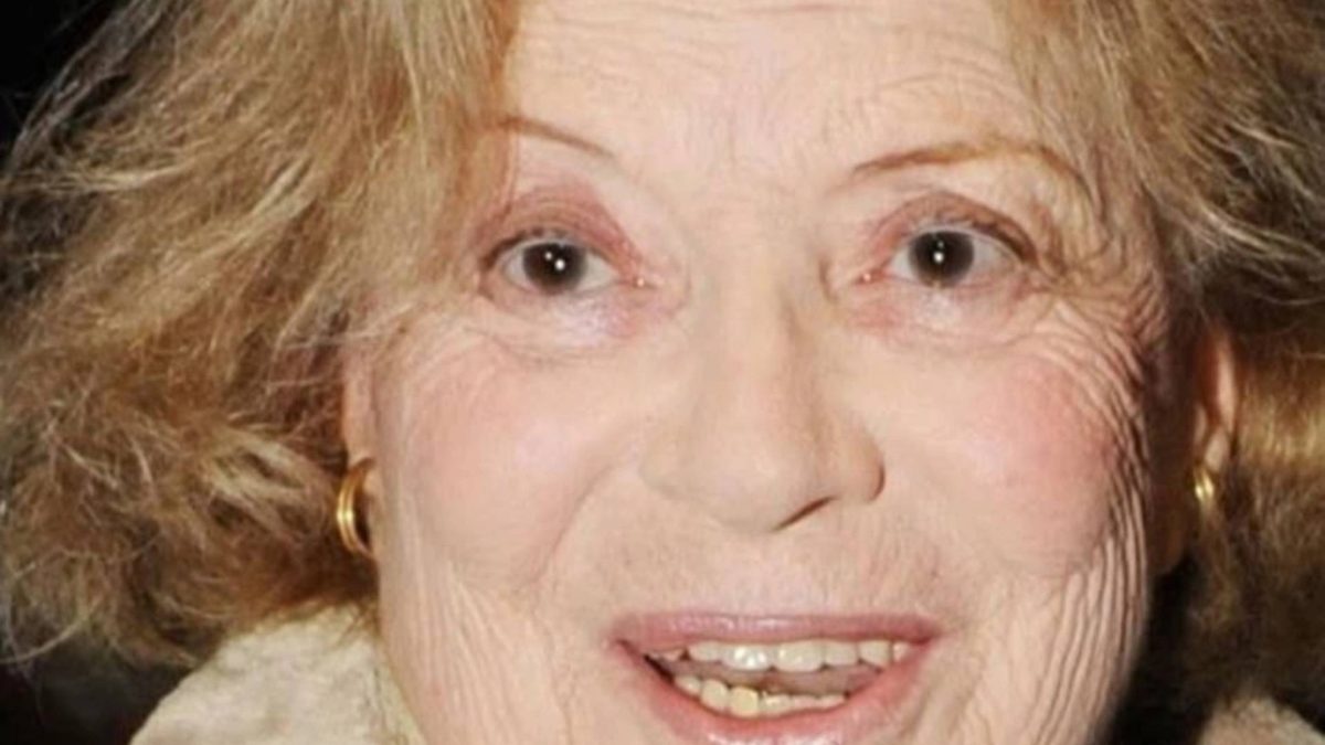 Το «τελευταίο αντίο» στην Άννα Κυριακού: «Τα έκανε όλα στη ζωή», λέει ο γιος της