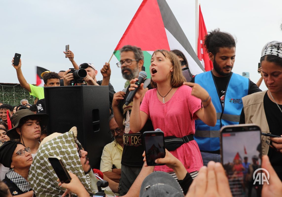 Τουρκία: Δύο ακτιβιστές του στολίσκου για τη Γάζα λένε ότι οι ισραηλινές αρχές κακομεταχειρίστηκαν την Γκρέτα Τούνμπεργκ