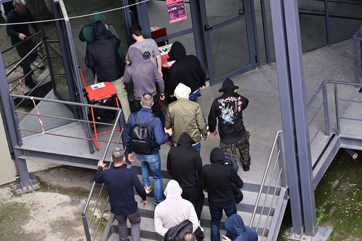 ΟΠΕΚΕΠΕ: Οκτώ κατηγορούμενοι προφυλακίστηκαν για τις παράνομες επιδοτήσεις – Τι είπαν στις απολογίες τους τα δύο αδέλφια