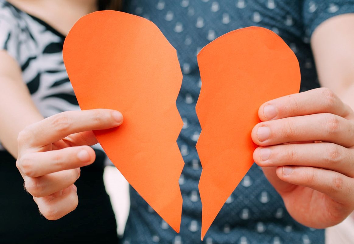 Αυξάνονται τα «γκρίζα διαζύγια» και οι ειδικοί στις σχέσεις εξηγούν το γιατί