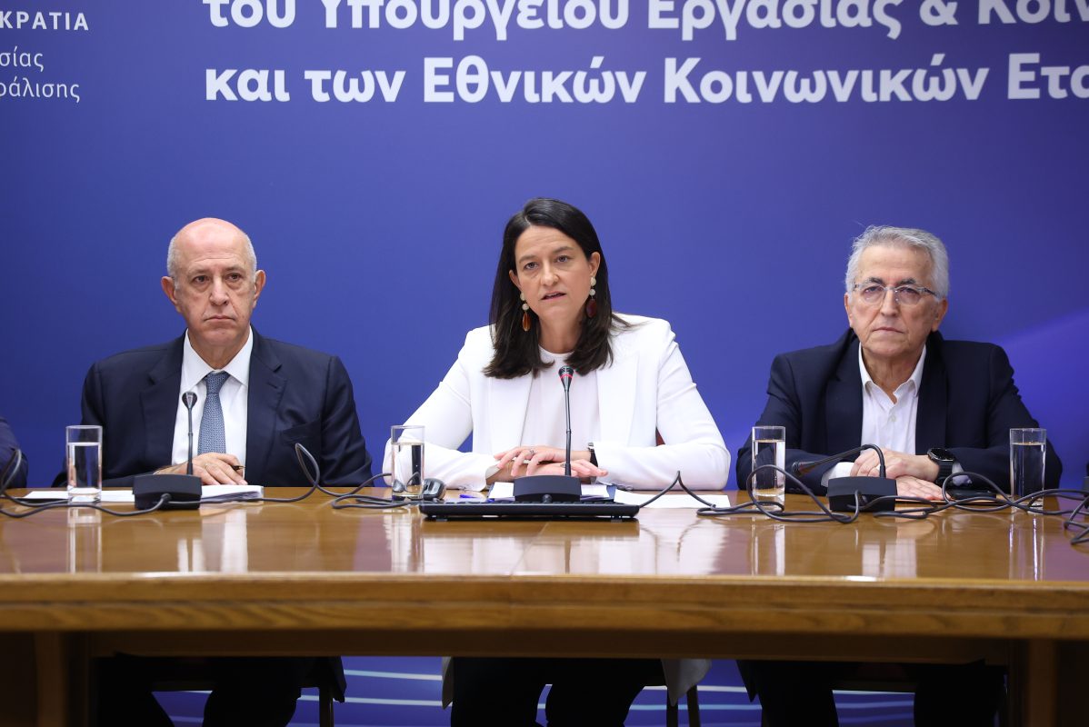 Κεραμέως για συλλογικές συμβάσεις: Καταργούνται οι μνημονιακοί περιορισμοί – Αύξηση μισθών και εργασιακή ασφάλεια