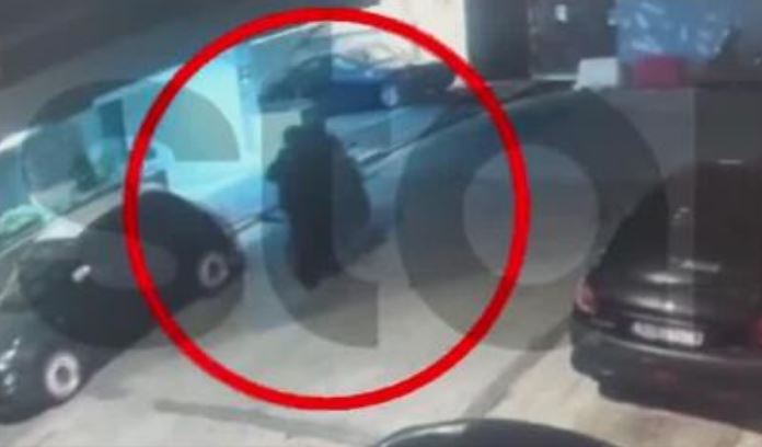 Βίντεο ντοκουμέντο: Η στιγμή του εμπρησμού σε καφετέρια στην Καισαριανή – Αναζητούνται δύο άτομα