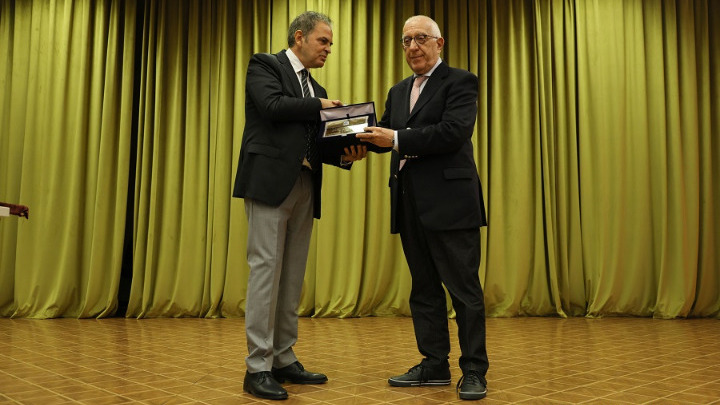 Νικήτας Κακλαμάνης: Η βράβευση από το Πνευματικό Κέντρο Ρουμελιωτών – Το μήνυμά του για τη Βουλή