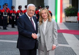 Συνάντηση Μελόνι-Αμπάς: «Αποφασισμένη η Ιταλία να παίξει ρόλο στη σταθεροποίηση και ανοικοδόμηση της Γάζας»