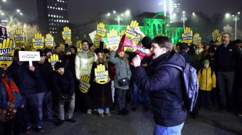 Χιλιάδες διαδηλωτές στη Ρουμανία κατά της διαφθοράς στο δικαστικό σύστημα