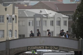 Μακελειό στο Σίδνεϊ:  Ένας 50χρονος και ο 24χρονος γιος του οι φερόμενοι δύο δράστες της επίθεσης, ανακοίνωσε η αστυνομία