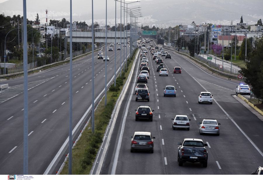 Φωτιά σε φορτηγό στα διόδια Αφιδνών