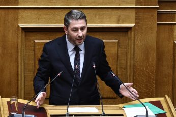Ανδρουλάκης: «ΕΛΤΑ: Η ωμή εκδοχή του κράτους-λάφυρου»