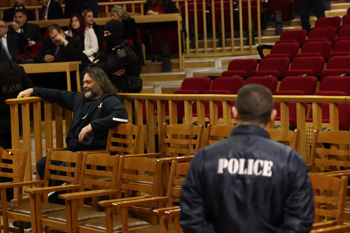 Εισαγγελέας στη δίκη της Χρυσής Αυγής: Οι επιθέσεις σε μετανάστες βασίζονταν στο μίσος απέναντι σε όσους χαρακτήριζαν «υπανθρώπους»