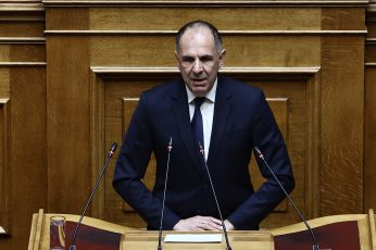 Προϋπολογισμός 2026 - Γεραπετρίτης: Αναβαθμίζουμε το διπλωματικό αποτύπωμα της χώρας
