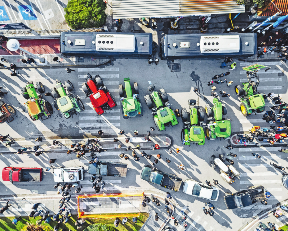 «Ενέσεις» ρευστότητας στους αγρότες