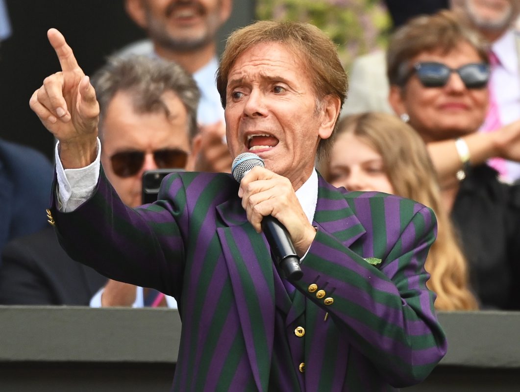 Cliff Richard: Η κρυφή μάχη με τον καρκίνο του προστάτη – Η έκκλησή του