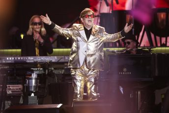 Elton John: Η ξεκαρδιστική απάντηση μετά τις επικρίσεις για τη βρώμικη κουζίνα του