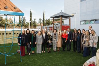 Τα πολυκαταστήματα attica και το Σωματείο ΕΛΠΙΔΑ εγκαινιάζουν τις ανακαινισμένες παιδικές χαρές και ανακοινώνουν τη συνέχιση της σύμπραξής τους τα φετινά Χριστούγεννα 