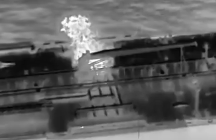 Ουκρανία: Έπληξε πετρελαιοφόρο του ρωσικού «σκιώδους στόλου» στη Μεσόγειο με drones – ΒΙΝΤΕΟ
