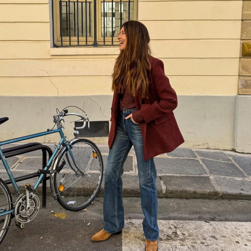 Οι σουέτ pointed-toe μπότες είναι η νέα εμμονή των it-girls