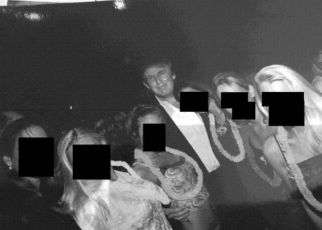 ΗΠΑ: Φωτογραφίες του Τραμπ και άλλων πολιτικών με τον Τζέφρι Έπστιν έδωσαν στη δημοσιότητα οι Δημοκρατικοί