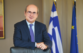 Κωστής Χατζηδάκης στη Realnews: «Είναι η ώρα του διαλόγου»