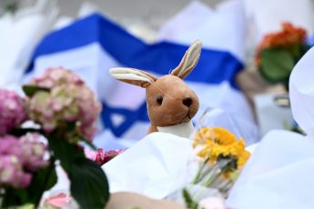 Μακελειό στο Σίδνεϊ: Πώς πατέρας και γιος σκόρπιζαν τον θάνατο επί 10 λεπτά