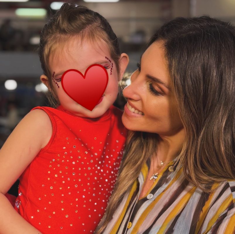 Αθηνά Οικονομάκου: Η τρυφερή φωτογραφία με την κορούλα της – «Αστέρι μου…»