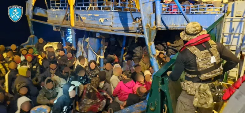 Μπαράζ αφίξεων μεταναστών στην Κρήτη:  Πάνω από 500 διασώθηκαν ανοιχτά της Γαύδου