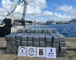 Φωτογραφίες με την κατασχεμένη κοκαΐνη και το σκάφος του «Έλληνα Εσκομπάρ»