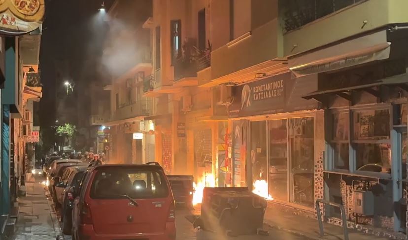 Ένταση με μολότοφ, χημικά και κρότου λάμψης στα Εξάρχεια