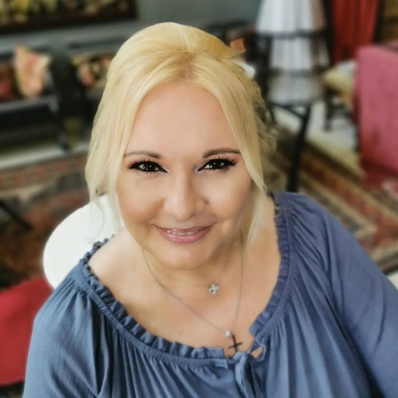 Kαίτη Φίνου: Συγκινεί για την αδερφή της – «Αυτά τα υπέροχα μάτια έκλεισαν για πάντα»