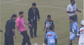 Ο Μέσι ολοκλήρωσε την πολυτάραχη περιοδεία του στην Ινδία