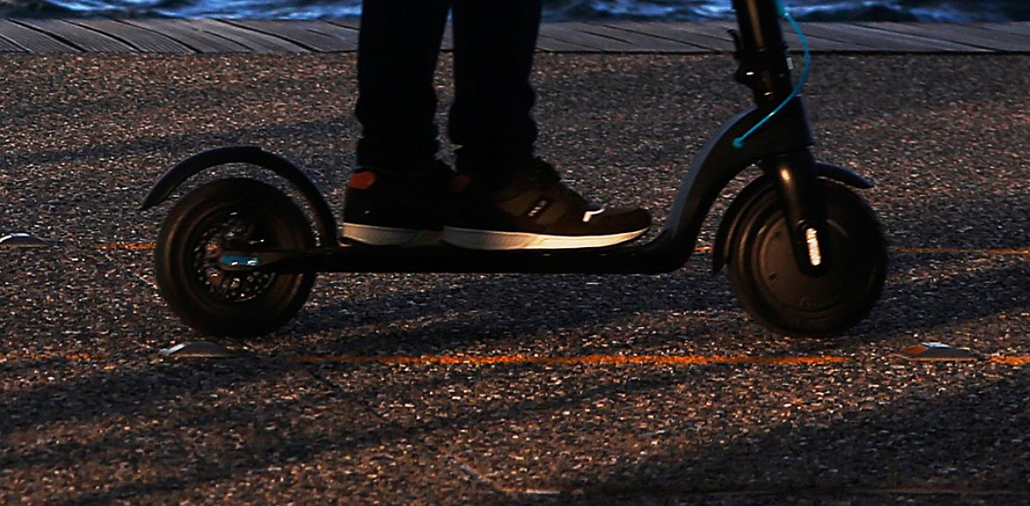 Λαμία: Τραυματίστηκε 15χρονος με ηλεκτρικό πατίνι – Έπεσε πάνω σε παρκαρισμένο αυτοκίνητο