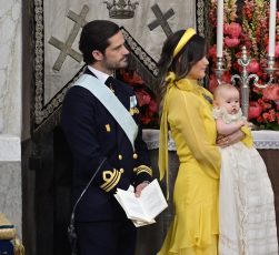 Ines της Σουηδίας: Η πρώτη… χριστουγεννιάτικη εμφάνιση της 10 μηνών πριγκίπισσας