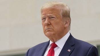 ΗΠΑ: Η κυβέρνηση Τραμπ ετοιμάζεται να δημοσιοποιήσει όλα τα αρχεία της υπόθεσης 'Επστιν