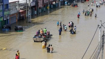 Ινδονησία: Θύματα των πλημμυρών ζητούν διεθνή βοήθεια