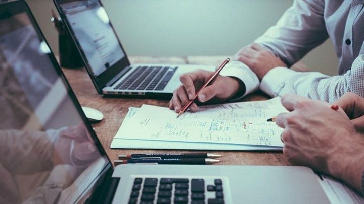 Πρωταθλήτρια η Ελλάδα στη μείωση της φοροδιαφυγής: κάτω από 10% το «κενό» ΦΠΑ το 2024 – Μείωση 55% σε μια 5ετία – Στον ευρωπαϊκό μέσο όρο πλέον η Ελλάδα